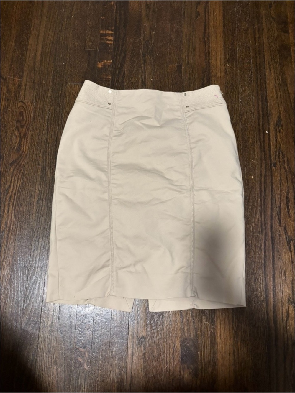 White House Black Market, NWOT Cream Pencil Skirt, Size 4